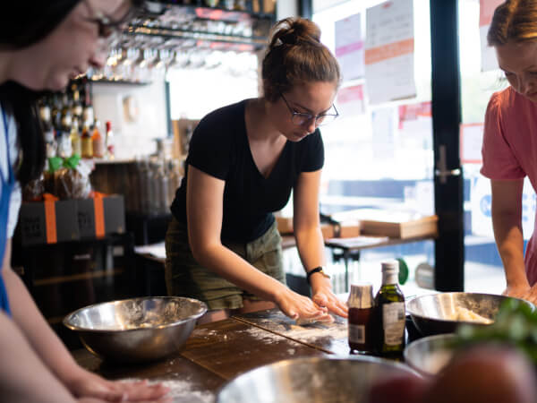 6 Tasty Benefits of Trying a Manchester Cooking Class