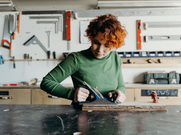 The 9 Best Gifts for Arts and Crafts Lovers (that They've Probably Never Tried!)