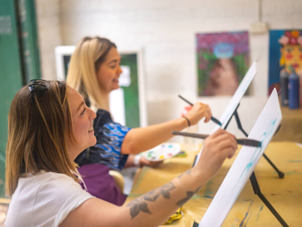 Transform a House Into a Home with Painting Lessons Near Me