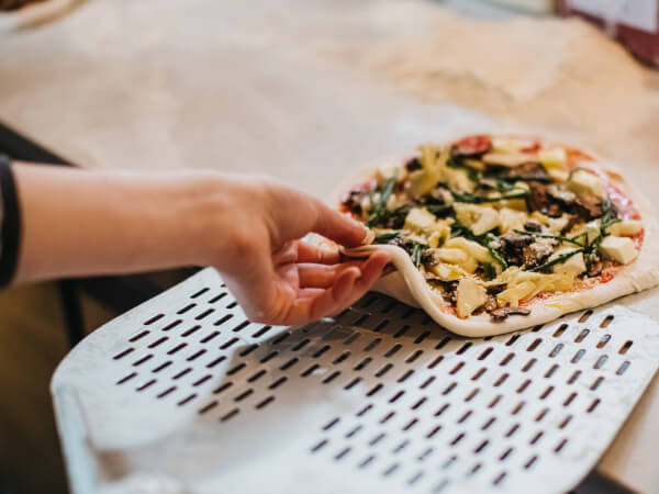 Why Foodie Experiences Are the Perfect Date in London
