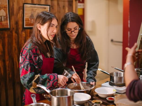 Why Hands on Cooking Classes Make the Perfect First Date Icebreaker