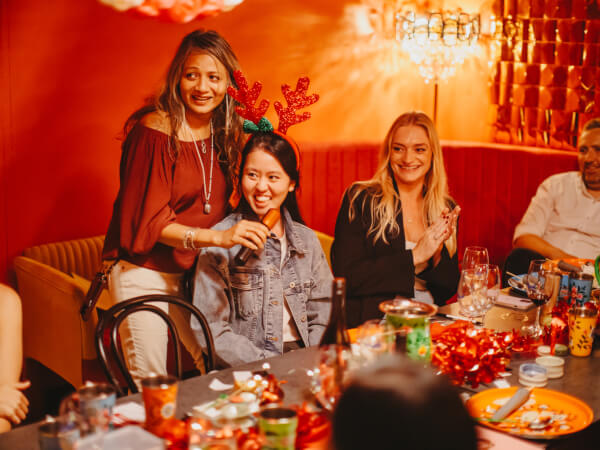 Why UK Creative Workshops Make Ideal Last-Minute Christmas Gifts for Her