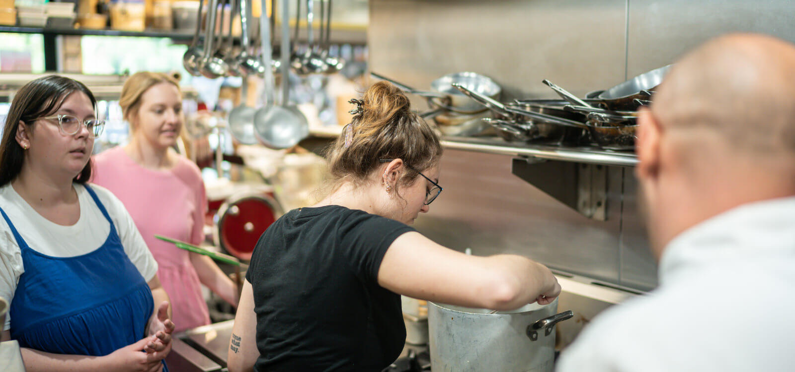 Why You Should Attend a UK Cookery School in 2026 | ClassBento