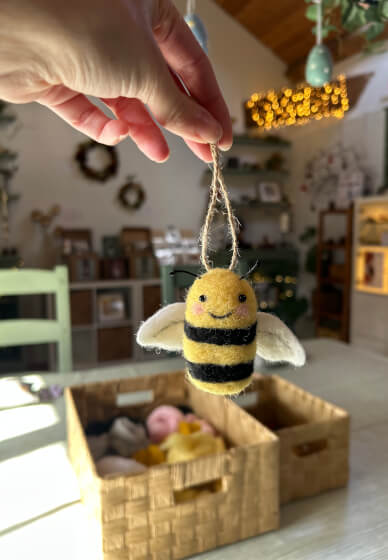 Beginners Needle Felted Honey Bee Workshop