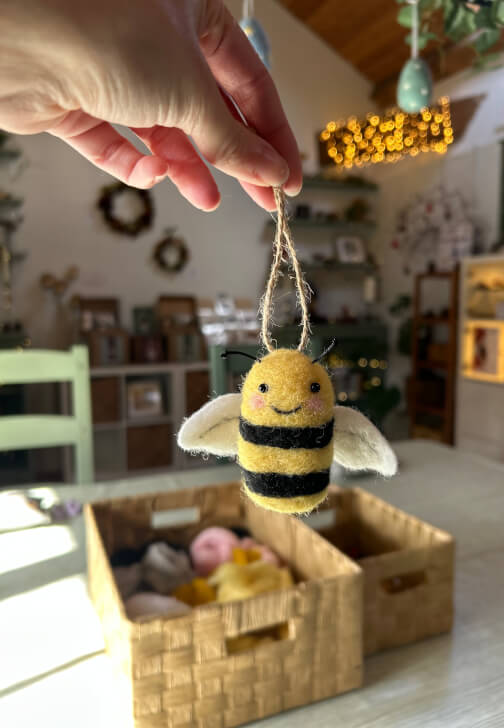 Beginners Needle Felted Honey Bee Workshop