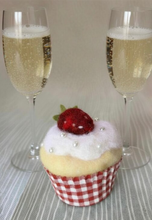 Beginners Needle Felting Cake Pincushion Summer Workshop