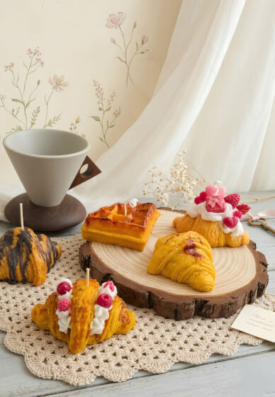 Golden Croissant Candle Workshop