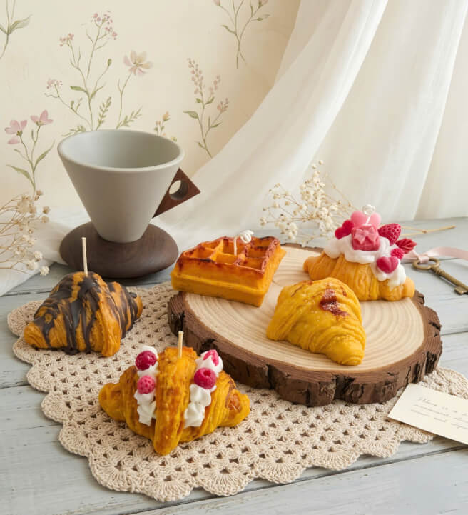 Golden Croissant Candle Workshop