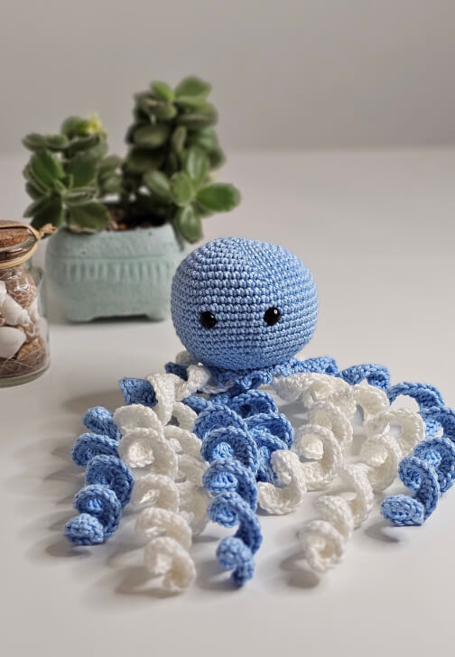 Learn to Crochet a Jellyfish: A Beginner Amigurumi Class