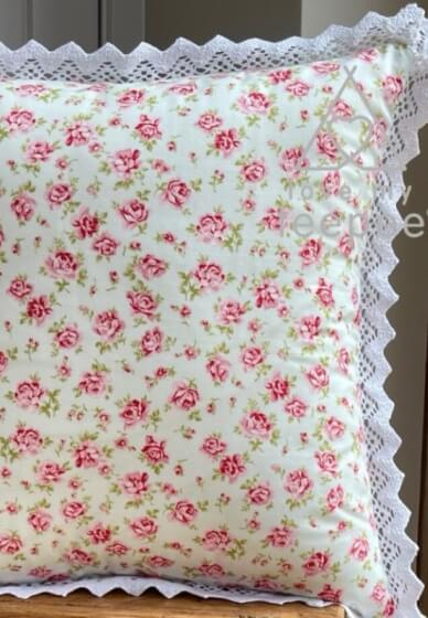 Make a Cushion Using a Sewing Machine and Decorate Workshop Barnet