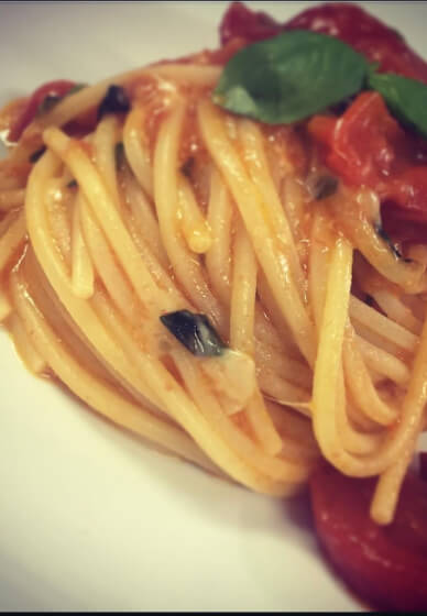Make the Perfect Spaghetti Al Pomodoro at Home