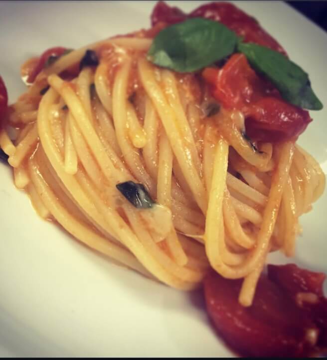 Make the Perfect Spaghetti Al Pomodoro at Home