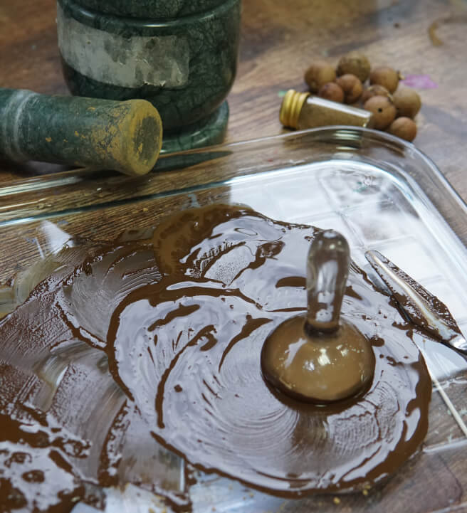 Make Your Own Watercolours Workshop: Lake and Earth Pigment