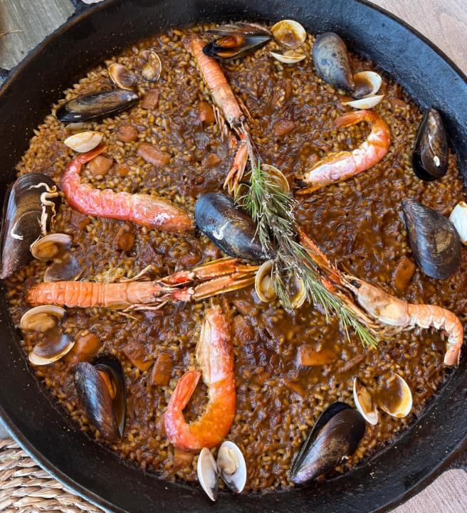 Classic Paella Masterclass: Cook, Share, and Savor