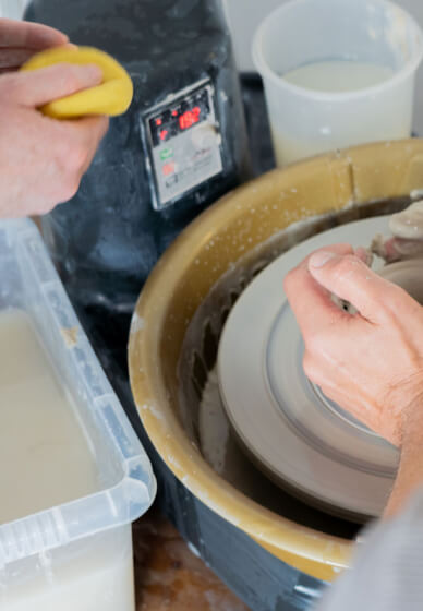 Private Pottery Course for Beginners: 4-Week Wheel Throwing