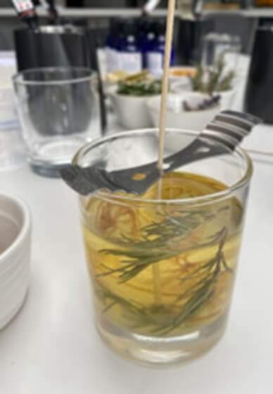 Sip and Pour Xmas Candle Workshop