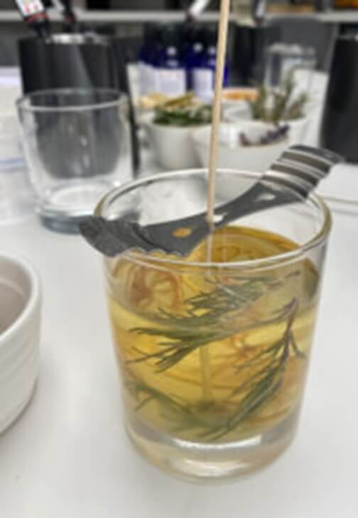 Sip and Pour Xmas Candle Workshop