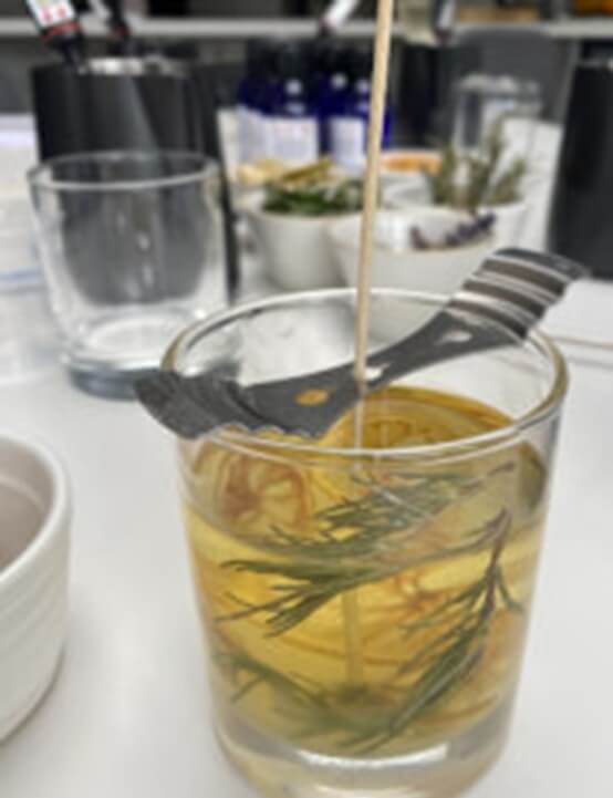 Sip and Pour Xmas Candle Workshop