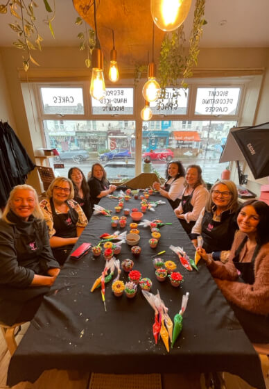 Adults Floral Cupcake Decorating Class