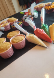 Adults Floral Cupcake Decorating Class