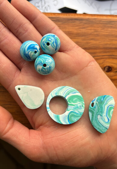 Eco-Resin Pouring Workshop at Bottle and Glass Barn