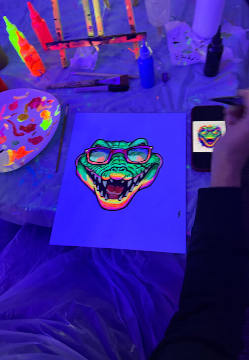 Bottomless Neon Sip and Paint Class
