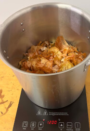 Bundle Dyeing Workshop Using Kitchen Waste