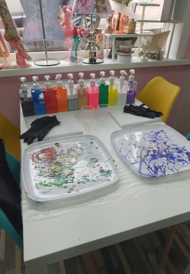 Canvas Paint Pouring Fluid Art Workshop