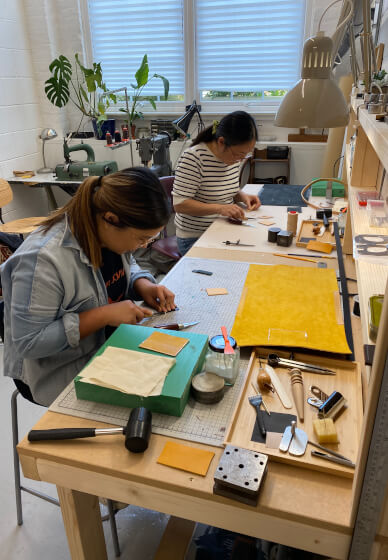 Create Your Bespoke Leather Shoulder Bag Workshop