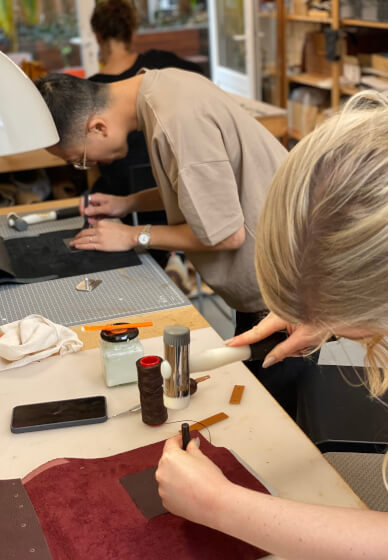 Create Your Bespoke Leather Shoulder Bag Workshop