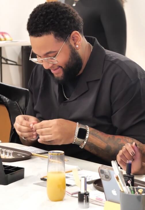 Custom Press on Nails Workshop