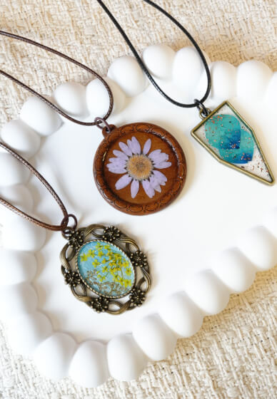 Dried Flower Resin Jewellery Workshop