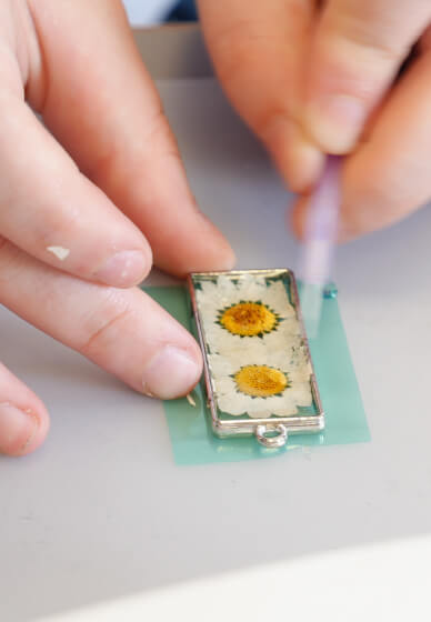 Dried Flower Resin Jewellery Workshop