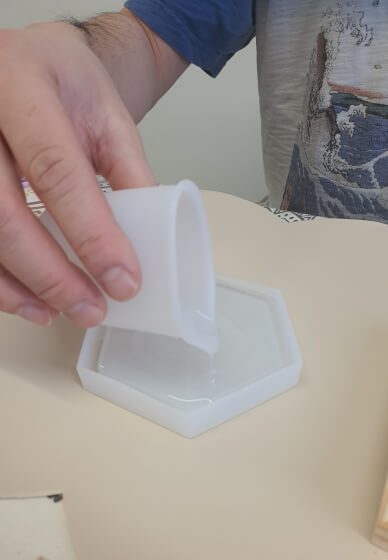 Epoxy Resin Flower Coaster / Tray Workshop