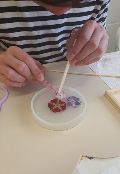 Epoxy Resin Flower Coaster / Tray Workshop