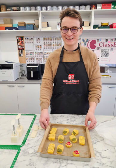 Family Pineapple Cookie Class – Bake, Gift and Share Sweet Moments