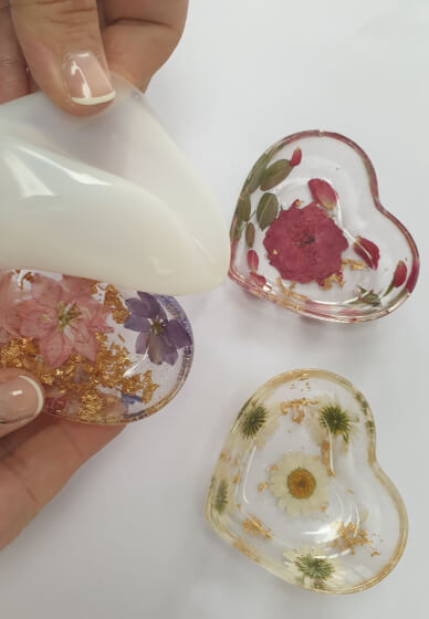 Floral Trinket: Epoxy Resin Botanical Dish - Make 3