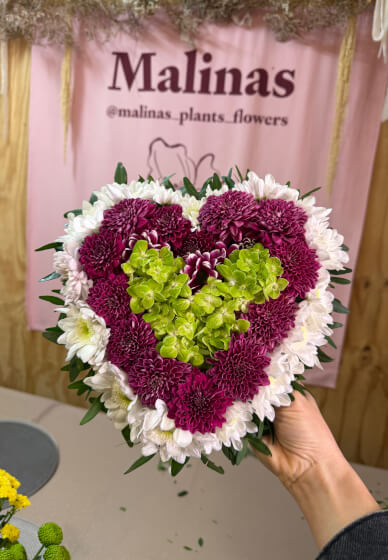 Heart-shaped Flower Arrangement Class