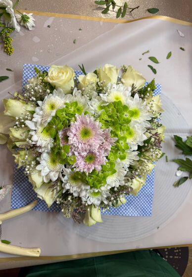 Heart-shaped Flower Arrangement Class