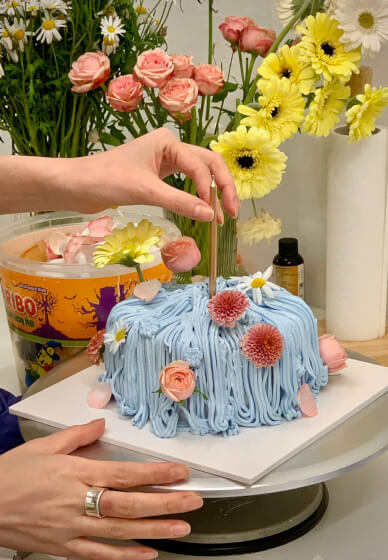 Intro to Cake Decorating Class