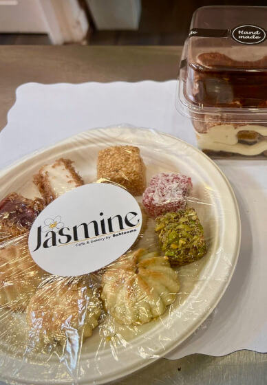 Japanese Floral Workshop with Drink and Dessert