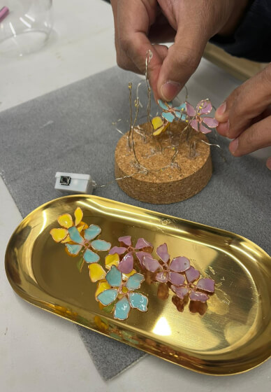 Japanese-Style UV Resin Floral Crystal Light Ball Making Workshop