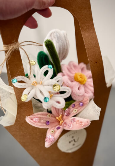 Korean-inspired Sparkling Chenille Flower Bouquet Workshop