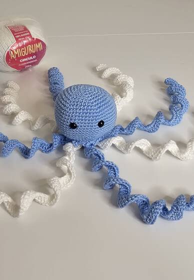 Learn to Crochet a Jellyfish: A Beginner Amigurumi Class