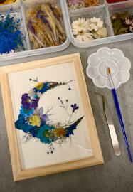 Leeds Exclusive - Crescent Moon Pressed Flower Art Workshop