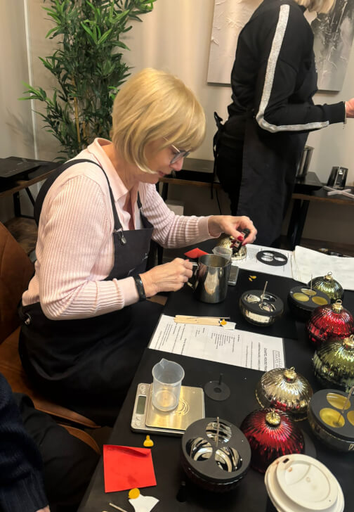Luxury Christmas Bauble Candle Workshop