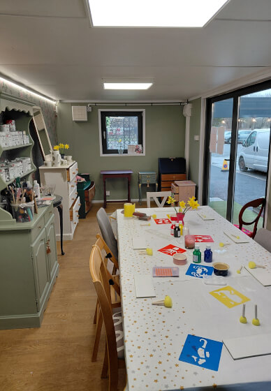 Paint and Decoupage a Serving Tray Workshop