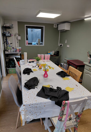 Paint and Decoupage a Serving Tray Workshop