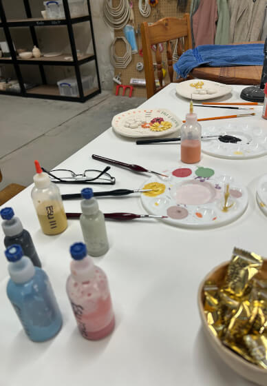 Pottery Bee Feeder Workshop