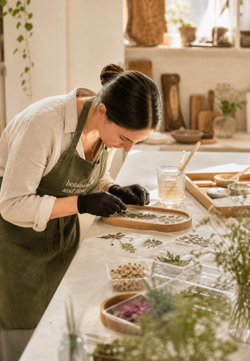 Preserving Flowers in Resin: Wooden Tray Workshop
